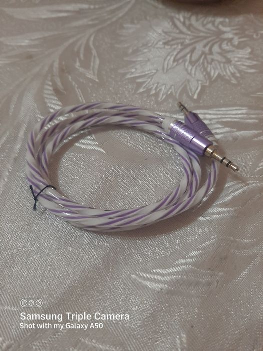 AUX Yangi ishlatilinmagan