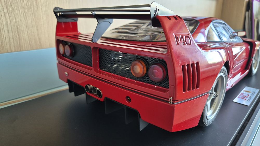 Ferrari F40 Competizione 1/8