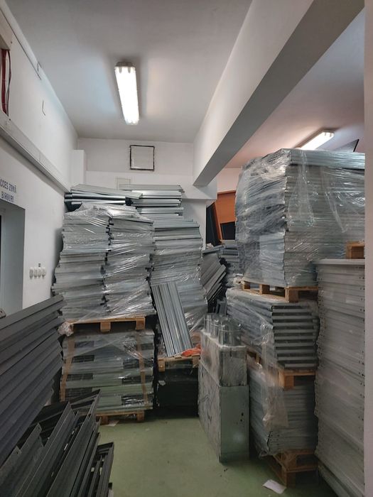 Vă rafturi metalice profesionale reglabile la super preț super ofertă