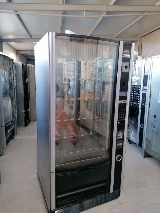 Necta Sfera Вендинг автомат за пакетирани продукти