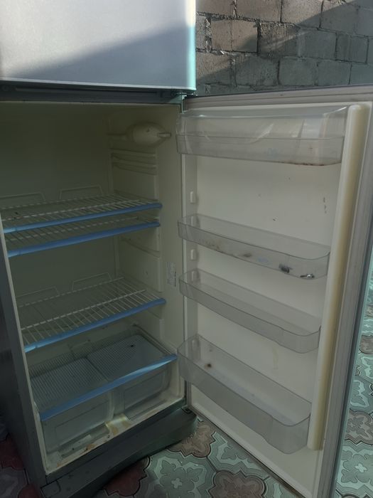 Продам холодильник