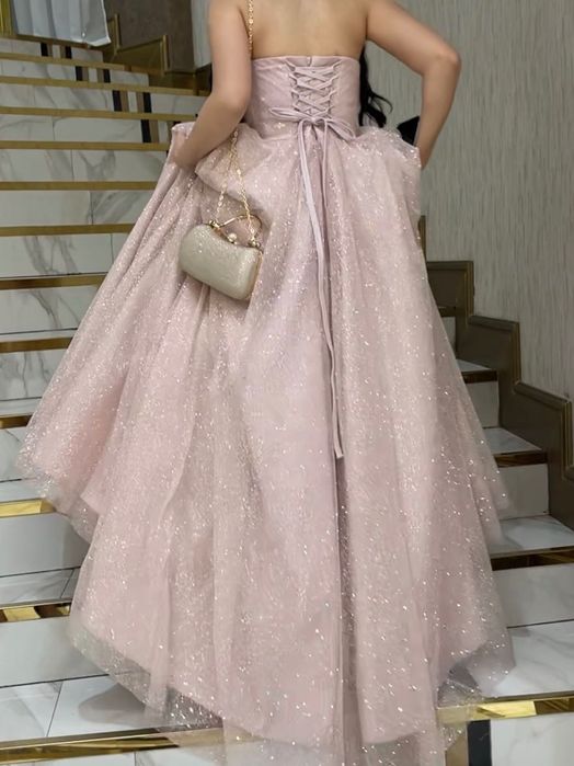 Вечернее платье пышное розовое