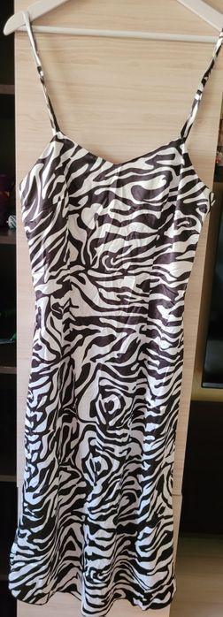 Рокля в десен зебра