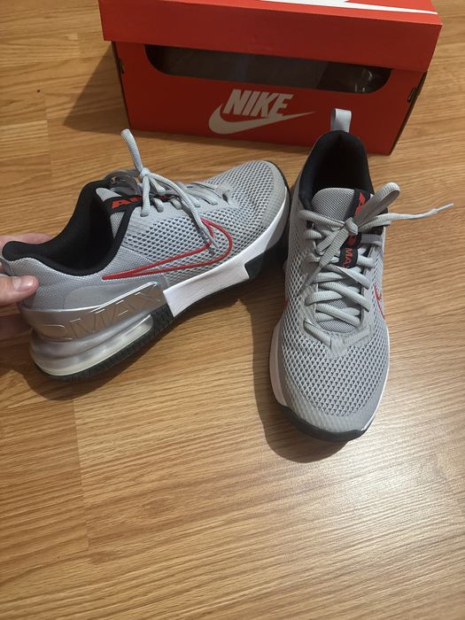 Маратонки Nike номер 43