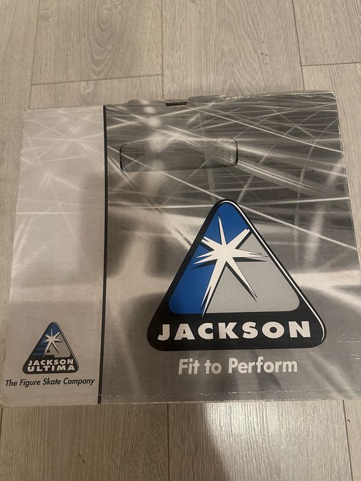 Коньки фигурные Jackson