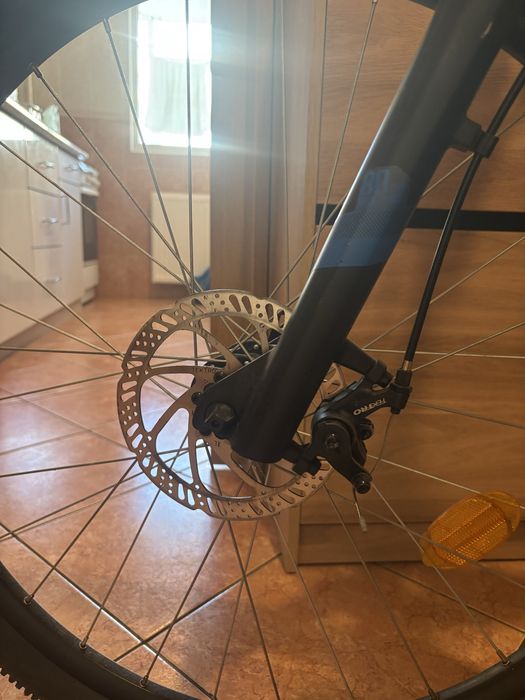 Vând bicicletă Rockrider în stare foarte bună, aproape nefolosită.