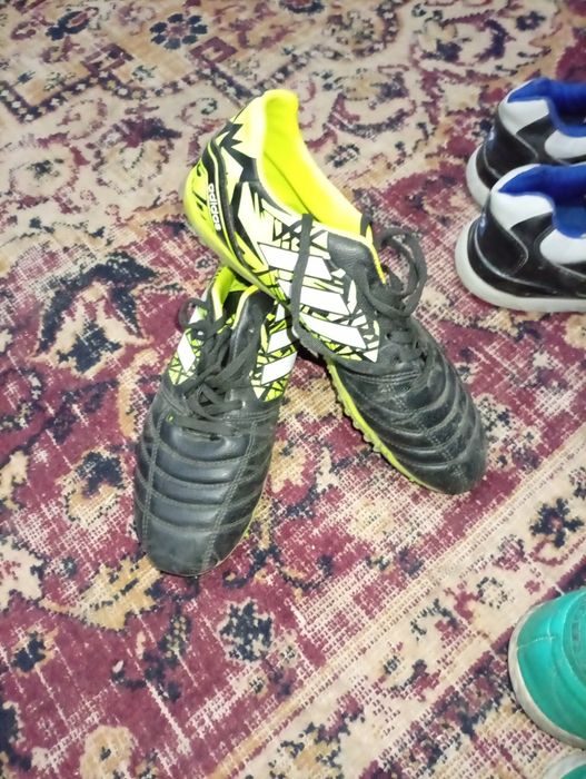 Кроссовки в хорошем качестве