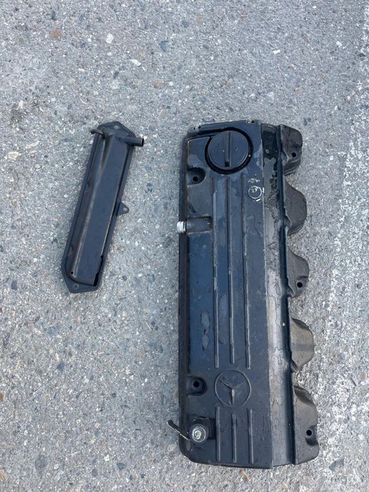 Клапанный крышка на м102 двигатель