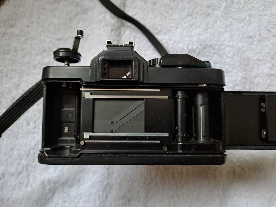 camera pe film Revue flex ( Praktica)cu obiectiv Revuenon 1/2,8 x135mm