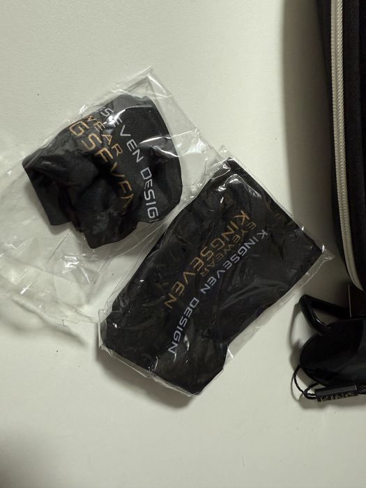 Очки с чехлом  в кейсе