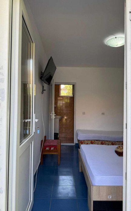 Camera cu baie proprie Iunie 2026 incepand cu 90 lei / noapte