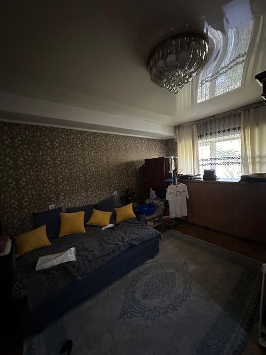 Продам двух комнатную квартиру