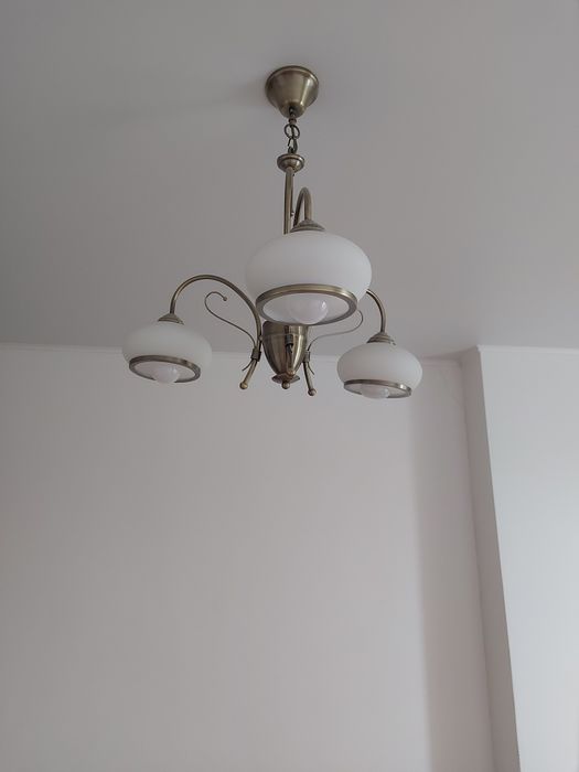 продам люстры по 5 тыс.