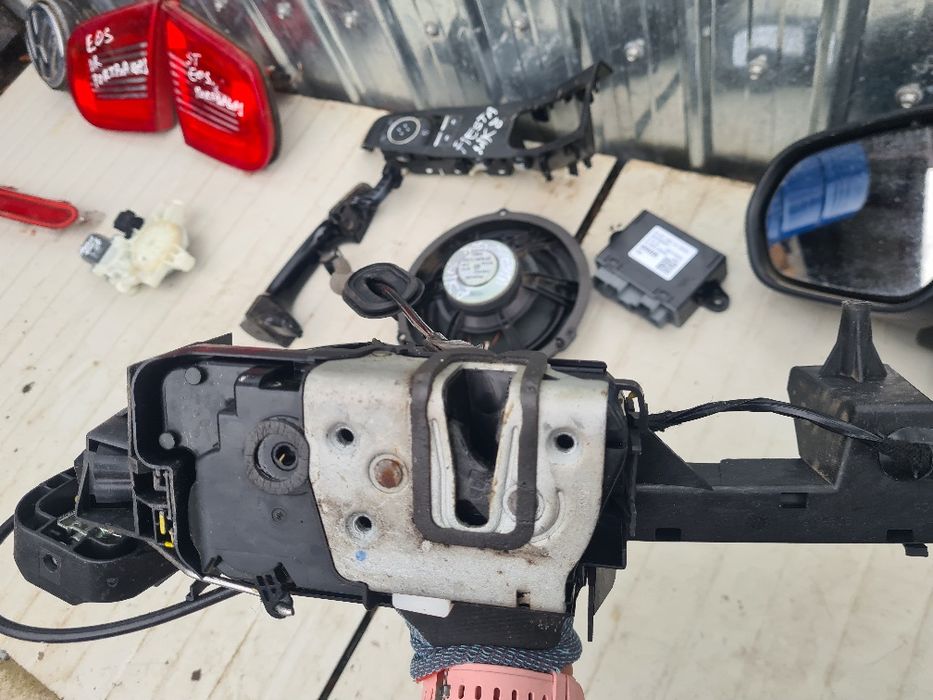 Oglinzi rabatabile,broască,butoane usa,motoras macara ford fiesta mk8