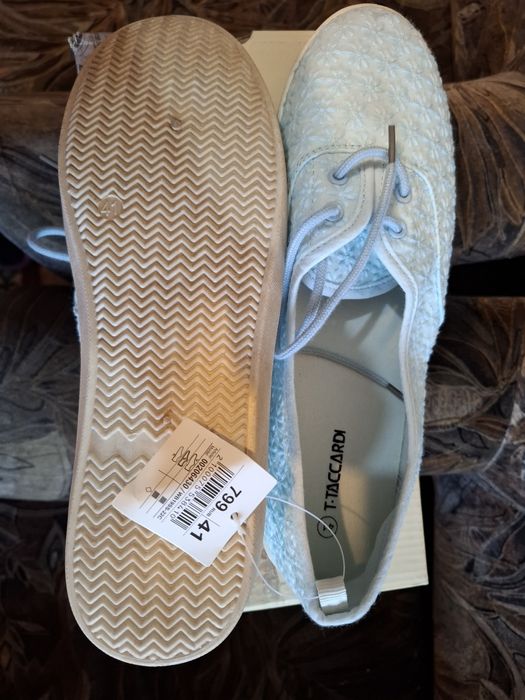 Продам женскую обувь