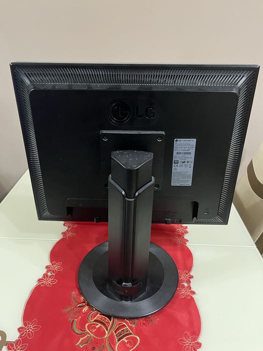 LG работен монитор