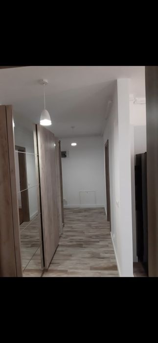 Inchiriez apartament Calea Moldovei cu parcare subterana