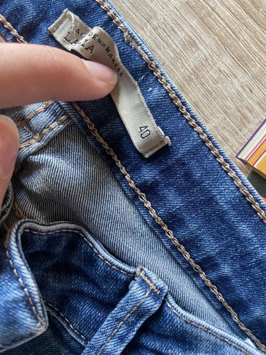 Сини дънки с дзипове