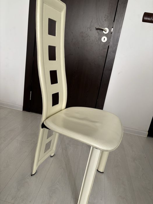 Столове от естествена кожа