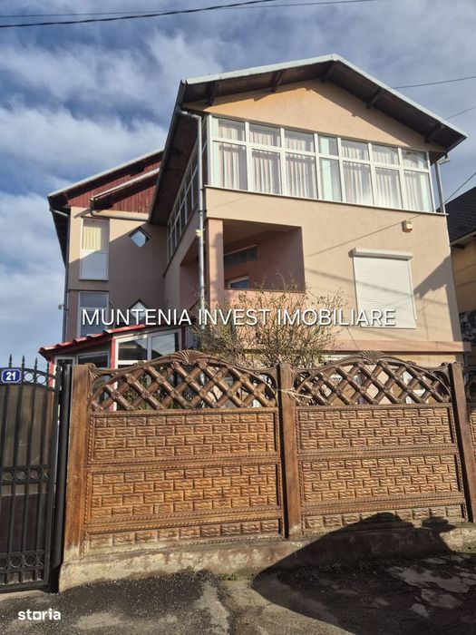 De vanzare Cladire D+P+2E, teren 2000 mp. Zona Targ Saptamanal