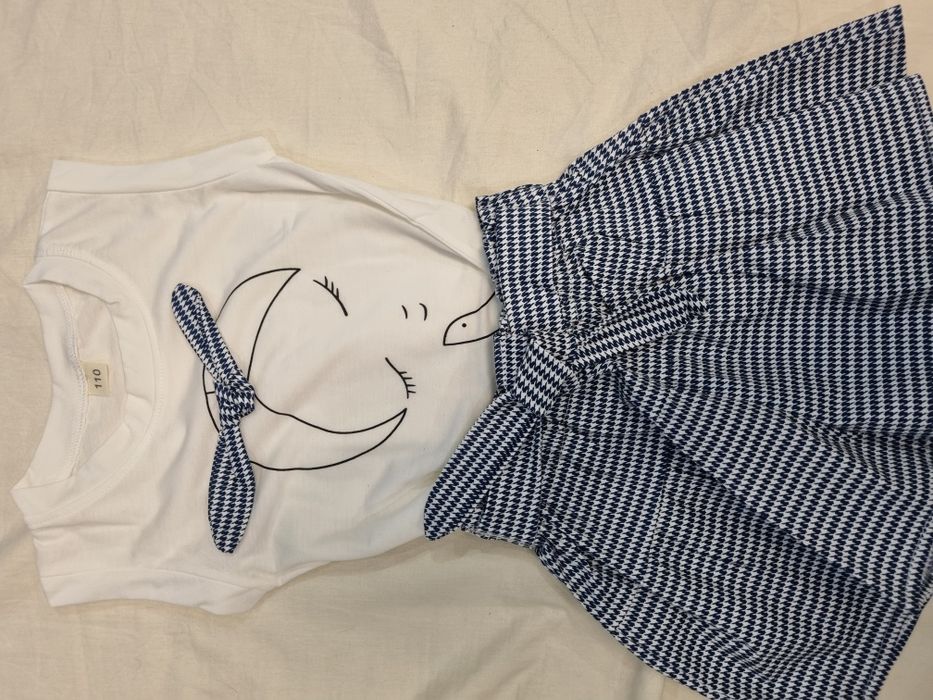 Комплект тениска с къси панталонки