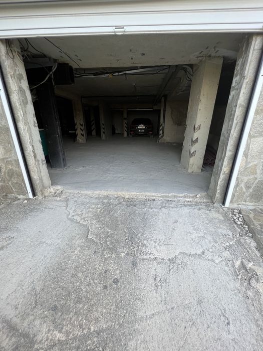 Гараж св. Константин и Елена с наемател