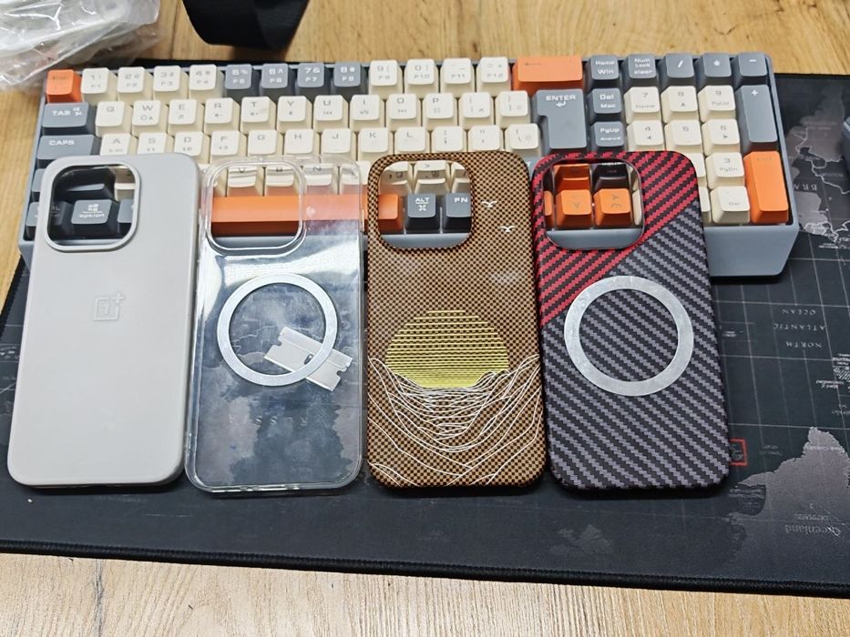 Продаю OnePlus 15 телефон