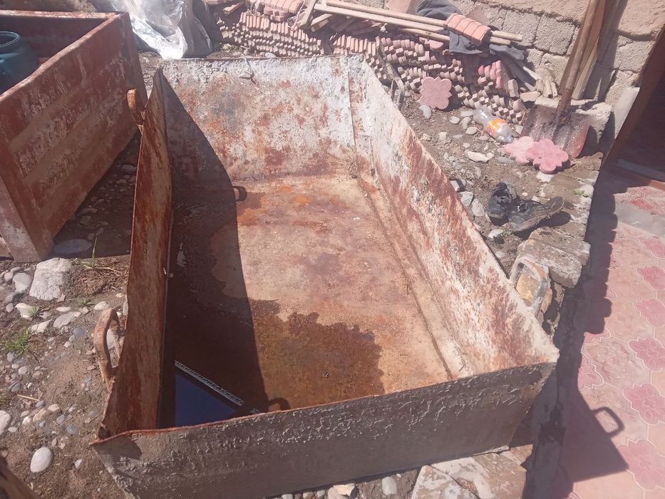 Badiya sotiladi 175 uzunligi balandligi 40 yo 45 sm