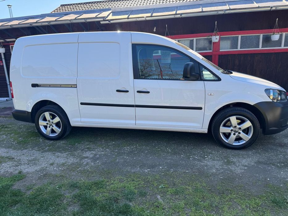 Vând Volkswagen Caddy