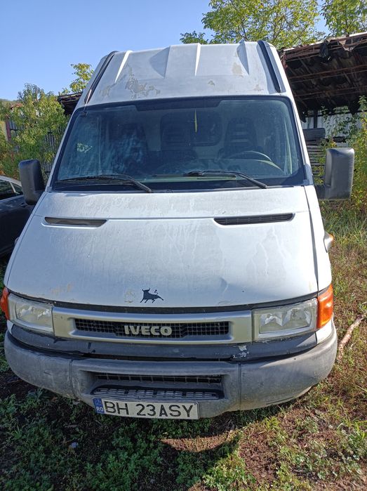 Vând iveco ușor avariat