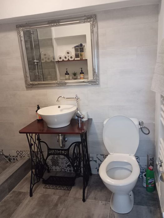 Proprietar,  vând 2 apartamente în zona centrala