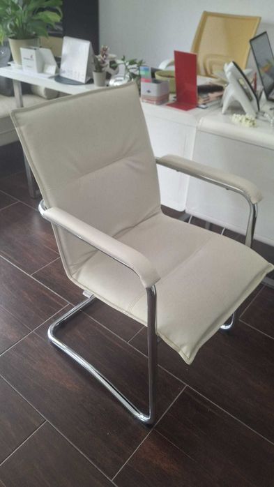 Scaune Mobexpert VIVA EVO piele alb foarte bine intretinute