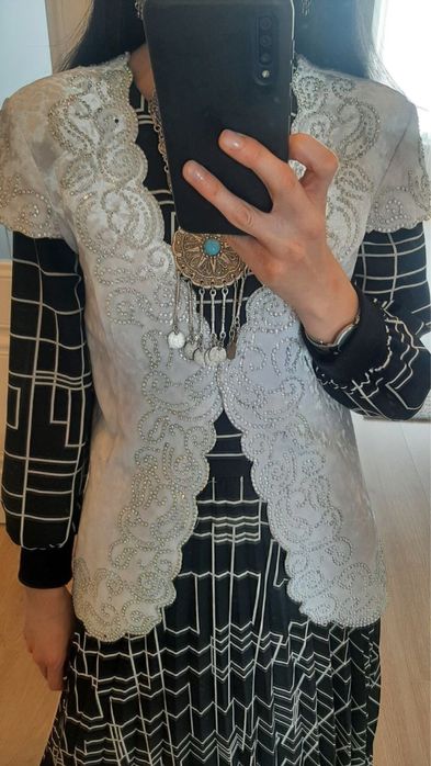 Продам камзол белый