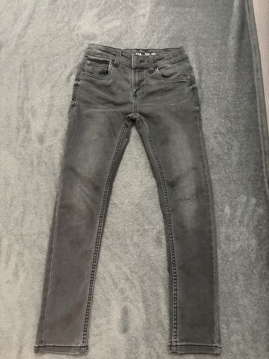 Pantaloni de blugi