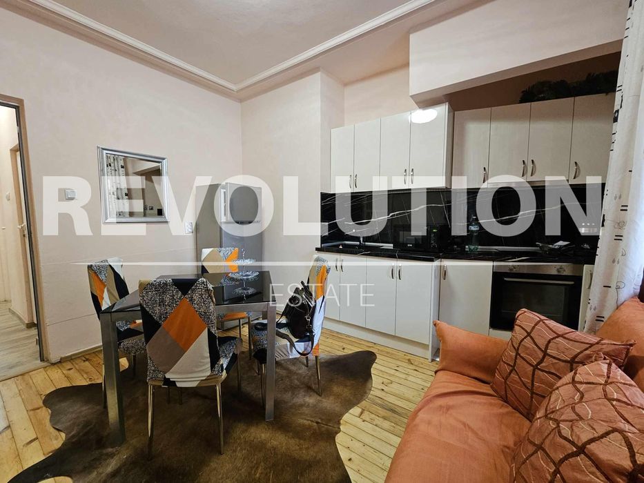 Дава се под наем Двустаен апартамент в Варна, Гръцка махала - 60 кв.м за 500 € - Снимка #1