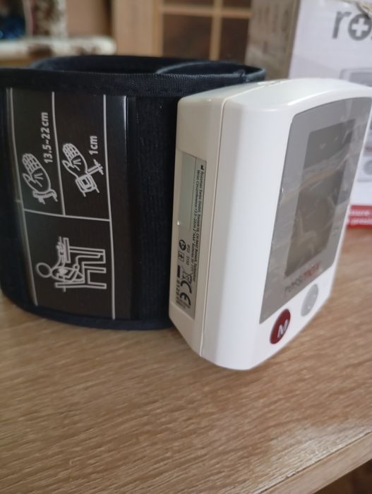 Продам тонометр автомат