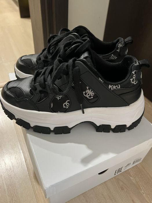 Дамски обувки GUESS,ботуши , кубинки DARIS