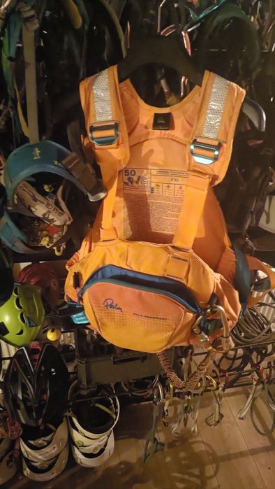 Vând vesta de salvare palm