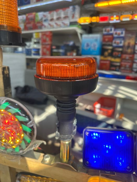 Мигалка Жилет светоотражающие столбик конусы пожарные товары есть