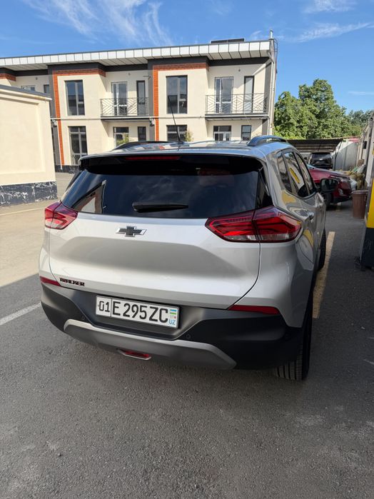 Chevrolet tracker 2 red line 2025 год