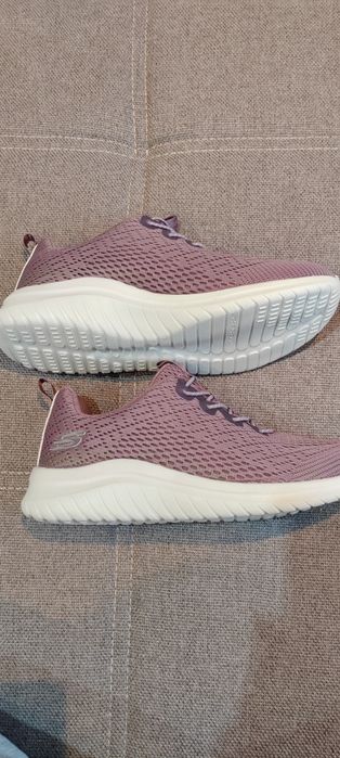 Încălțăminte sport Skechers ROZ

SkechÎncălțăminte sport Skechers ROZ