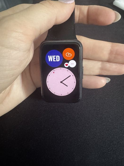 Huawei Watch Fit в отлично състояние