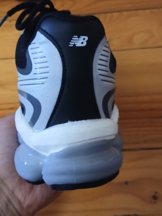 Маратонки NEW BALANCE 2000