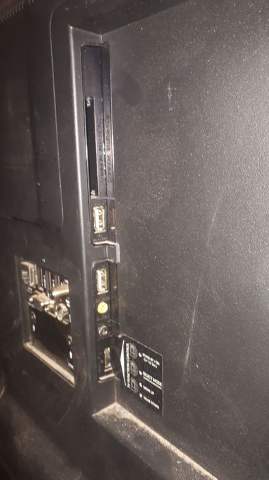 Vând  smart TV Hitachi 55HK 4w64A