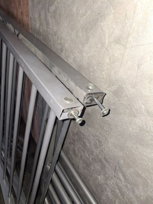 Продам 2 железные кровати