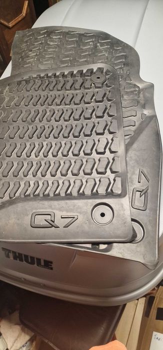 Audi Q7 -гумени стелки