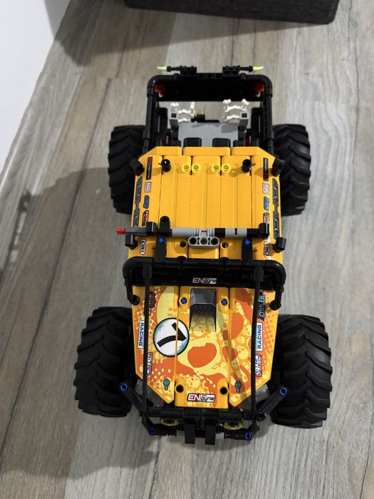 LEGO® Technic - 4x4 X-treme Off Roader (42099)