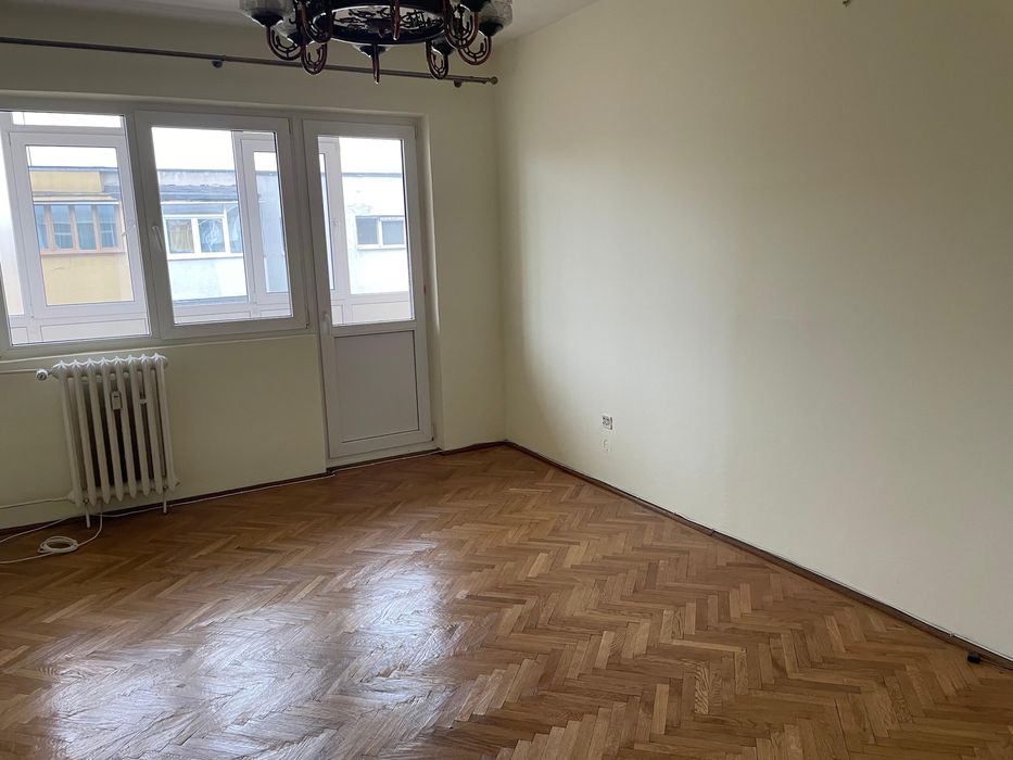 Apartament 3 camere DECOMANDAT - zona OMV VEST