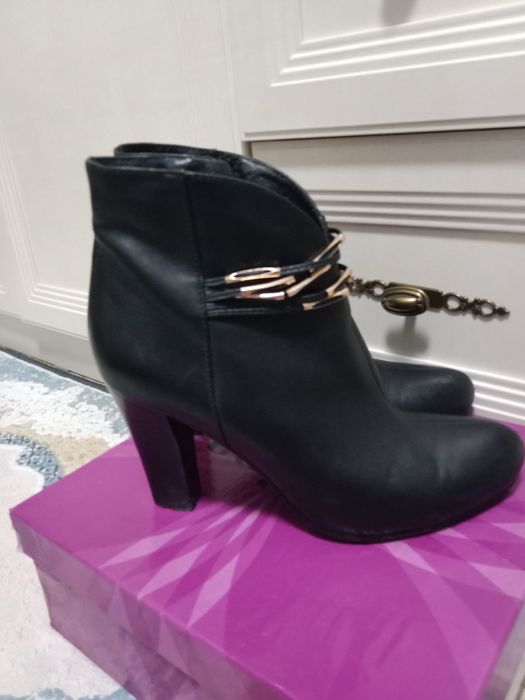 Полусапожки на каблуке