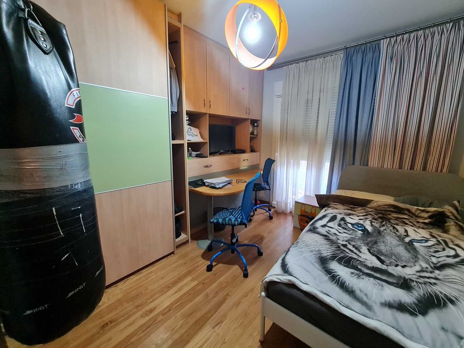 ПРОДАВА се самостоятелна къща 230кв.м в Palio Kavala (код 4184)